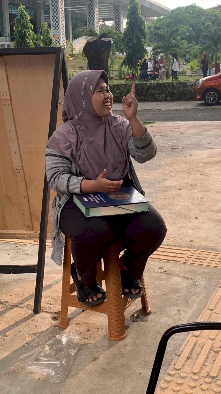 Serunya Belajar Bahasa Isyarat Bareng Teman-Teman Pusdis Unhas