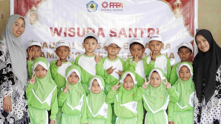Berlangsung Penuh Khidmat, 13 Santri PAUD/TK Al-Hasan Lembanna di Wisuda