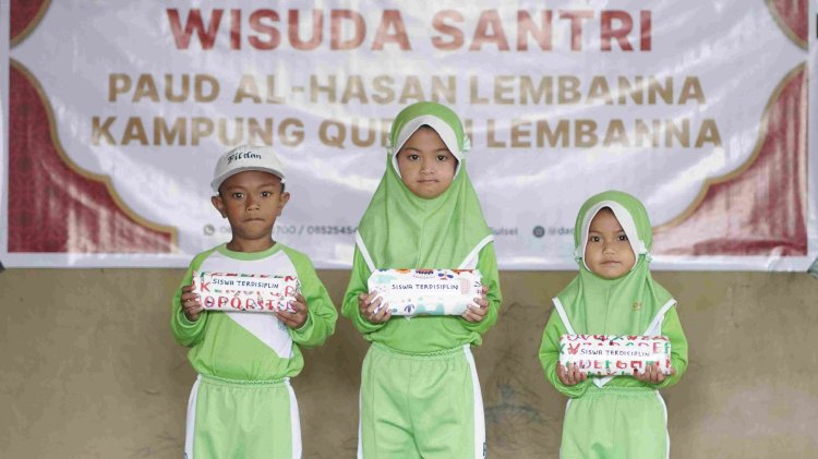 Berlangsung Penuh Khidmat, 13 Santri PAUD/TK Al-Hasan Lembanna di Wisuda