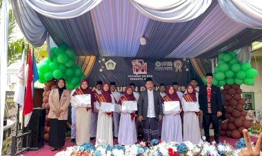 Gelar Wisuda SDIT Permata Hati, PPPA Daarul Qur’an Jatim Beri Motivasi