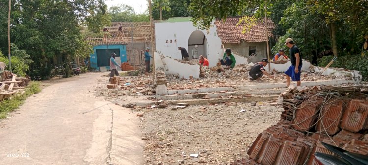 Renovasi Mushola Tua yang Penuh Sejarah