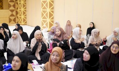 Komunitas Bareng Sisterfillah dan Hers Community Hadiri Kajian Umma Ilmia Amalia di Makassar