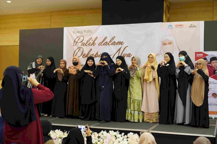 Kajian & Hypnotheraphy Ilmia Amalia Sukses digelar di Makassar