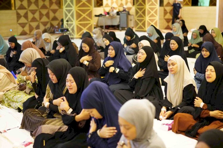 Komunitas Bareng Sisterfillah dan Hers Community Hadiri Kajian Umma Ilmia Amalia di Makassar