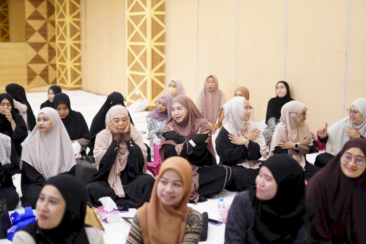 Komunitas Bareng Sisterfillah dan Hers Community Hadiri Kajian Umma Ilmia Amalia di Makassar