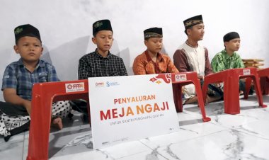 Penyaluran Meja Ngaji untuk Santri Penghafal Al-Qur’an