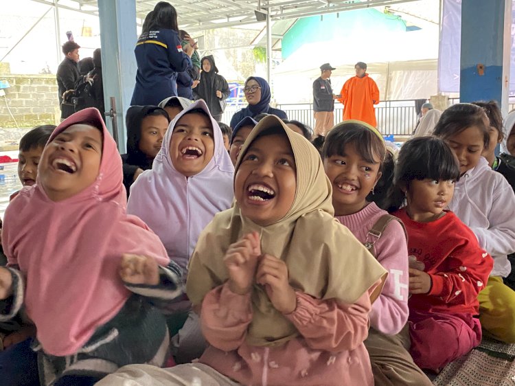 PPPA Daarul Qur’an Gelar Trauma Healing dan Mobile Qur’an di Posko Bencana Cisarua