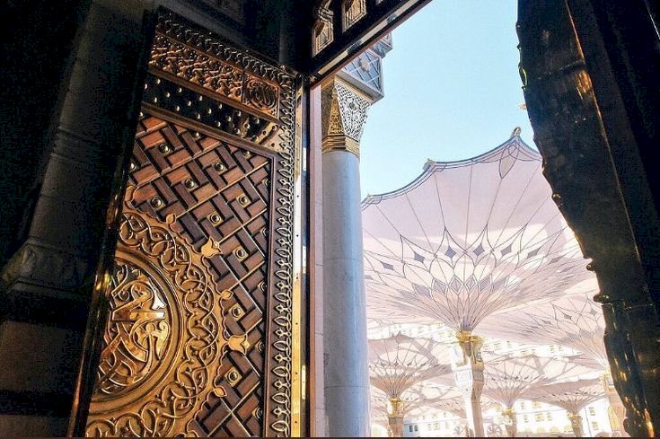 Tetap Dekat dengan Allah di Tengah Kesibukan Dunia