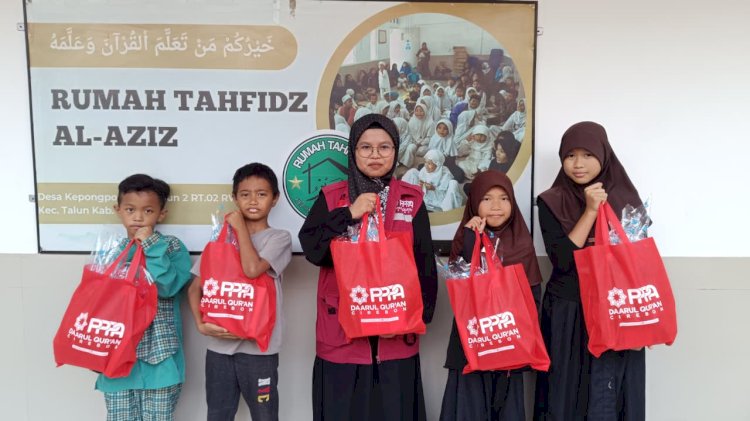Senyum Gembira para Santri Yatim