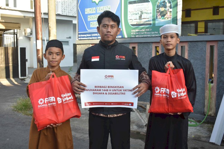 Berbagi Bingkisan Yatim, Wujud Kepedulian untuk Santri Rumah Tahfizh Manarul Ilmi