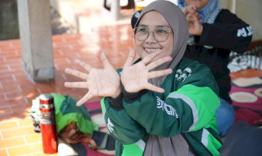 Ia Mengantar Penumpang, Lalu Mengantar Hati Sahabat Tuli kepada Al-Qur’an