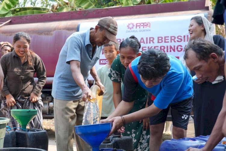 Saat Sumur Mengering, Setetes Air Menjadi Harapan: Laznas PPPA Daarul Qur’an Salurkan 13.000 Liter Air Bersih untuk Warga Cariu