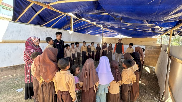 Menjaga Nyala di Tengah Puing Manggarai Timur
