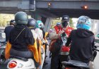Peduli Dampak Karhutla, Laznas PPPA Daarul Qur’an Sulsel Bagikan 2.000 Masker untuk Warga Makassar