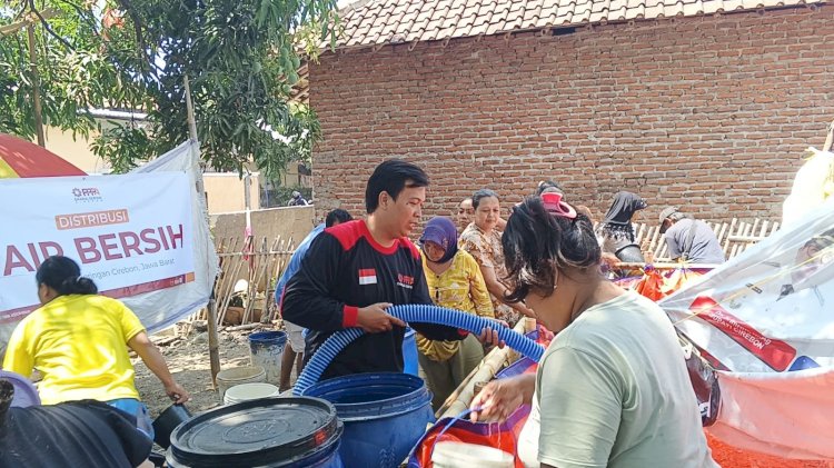 Berminggu-minggu Kesulitan Air, 320 Warga Cirebon Kini Terima Bantuan Air Bersih