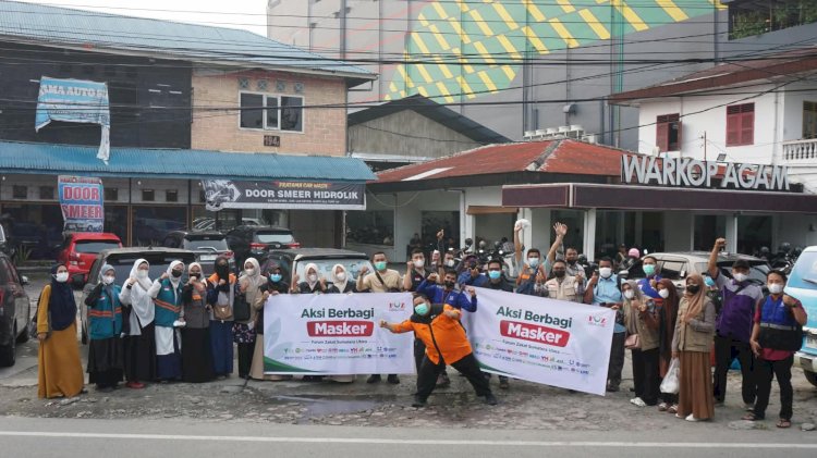 Gelar Aksi Sejuta Masker, PPPA Daarul Qur'an Medan Bersama FOZ Sumut Bagikan Masker Gratis Kepada Pengguna Jalan Di Medan