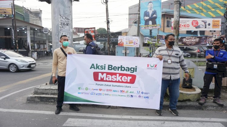 Gelar Aksi Sejuta Masker, PPPA Daarul Qur'an Medan Bersama FOZ Sumut Bagikan Masker Gratis Kepada Pengguna Jalan Di Medan