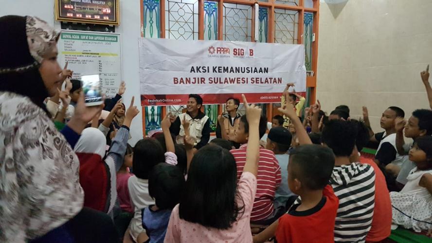 Trauma Healing dan Distribusi Logistik untuk Sulawesi Selatan