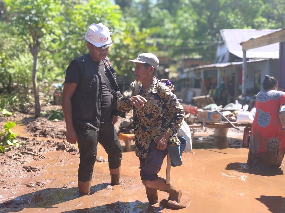 PPPA Daarul Qur'an Makassar Dampingi Korban Banjir Bandang di Bantaeng