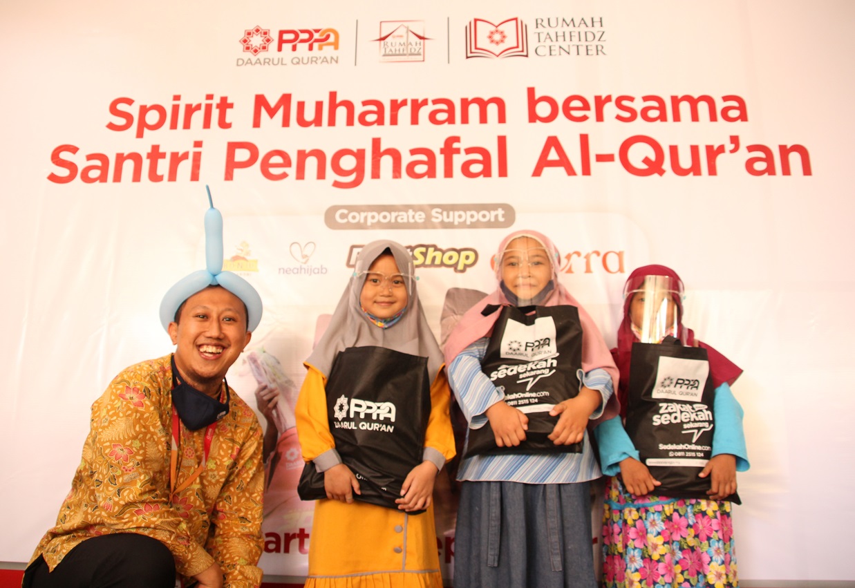 PPPA Daarul Qurâ€™an Yogyakarta Salurkan Bingkisan untuk Anak-anak Yatim