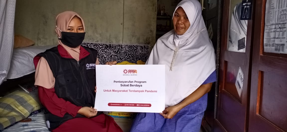 Bersiap Hadapi New Normal, PPPA  Daarul Qurâ€™an Semarang Beri Bantuan Modal Usaha untuk Pedagang Terdampak Pandemi