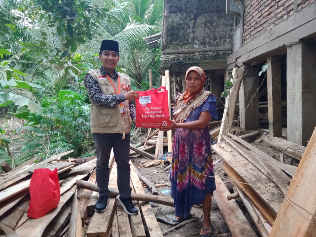 PPPA Daarul Qur'an Bogor Salurkan Bantuab untuk Korban Banjir di Kampung Leles