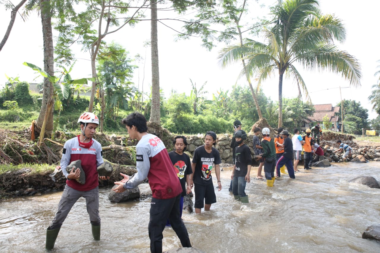 Detik-detik Banjir Bandang Parung Kuda Sukabumi