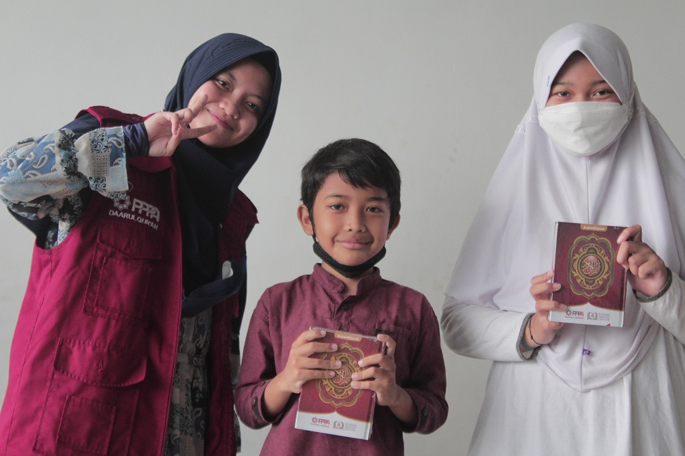 PPPA Daarul Qur'an dan Mahasiswa UIN Bandung Gelar Aksi Mobile Qurâ€™anÂ 