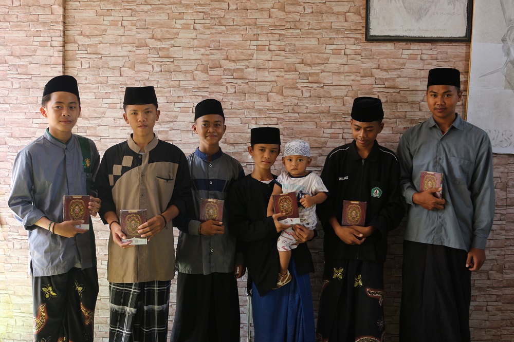 Mushaf Al-Qurâ€™an Hafalan untuk Pesantren Al-Azhar Subang