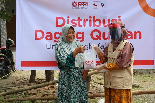 PPPA Daarul Qur'an Cirebon Berbagi Hewan Qurban untuk Masyarakat Dhuafa dan Rawan Pangan di Pesisir Brebes