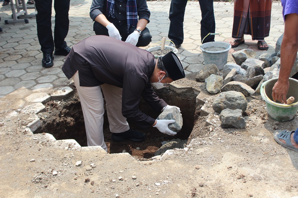 Prosesi Peletakan Batu Pertama Pesantren Tahfizh Daarul Qurâ€™an Bandung