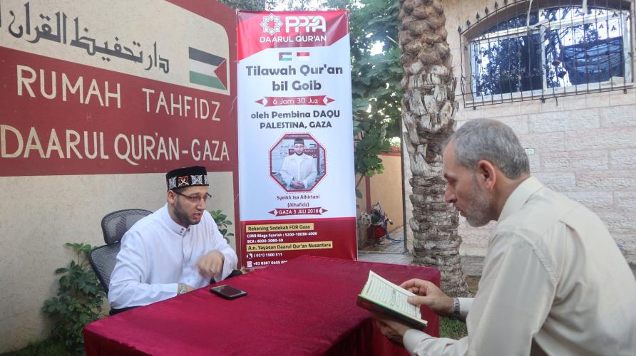 Pemuda Gaza Membaca Hafalan 30 Juz Dalam Waktu 6 Jam