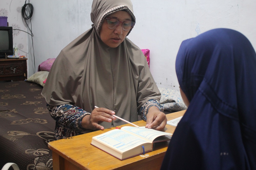 Perjuangan Ustadzah Aminah Mengajar Al-Qurâ€™anÂ 