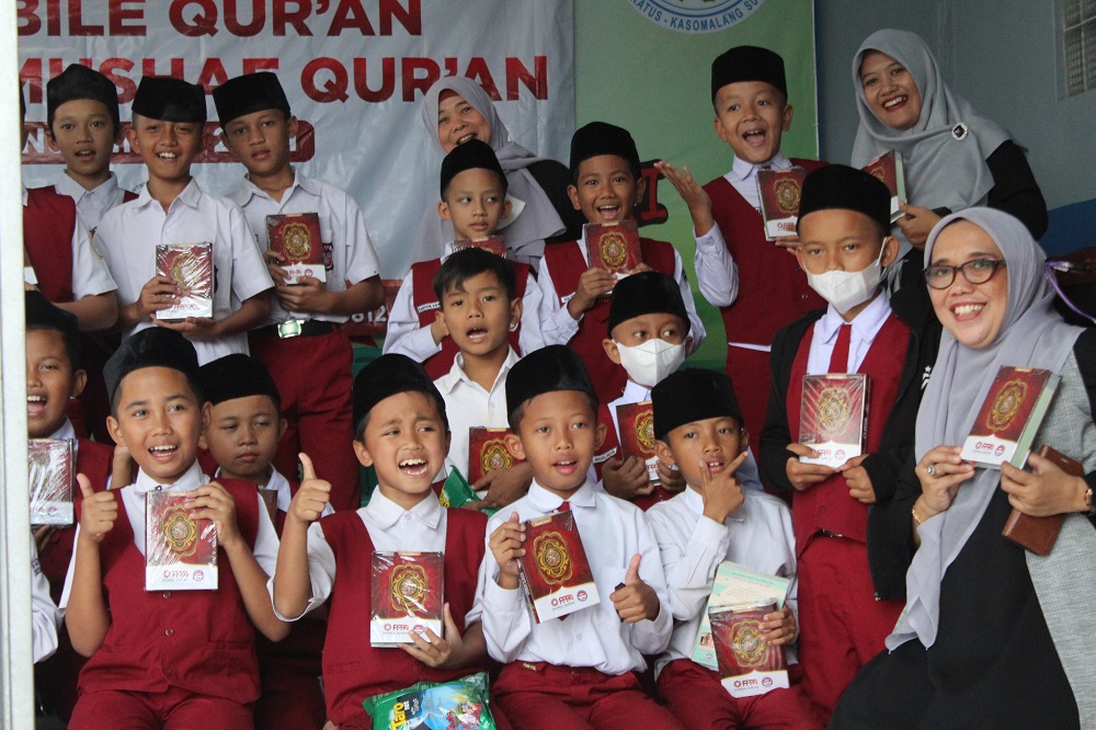 PPPA Daarul Qur'an Bandung Tebar 200 Mushaf Al-Qur'an di Subang