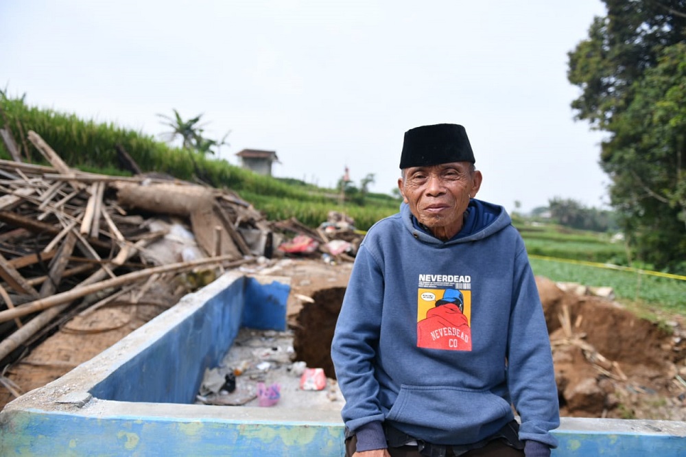 Rumah Kakek Turi Ambruk Diterpa Hujan Badai dan Tanah Longsor