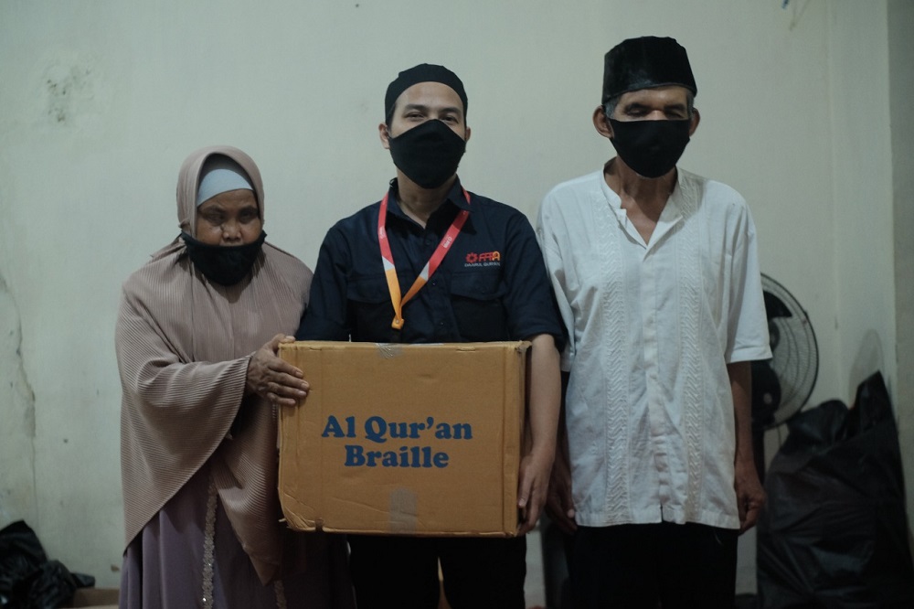 PPPA Daarul Qur'an Bogor Tebar Al-Qur'an Braile untuk Santri Tunanetra