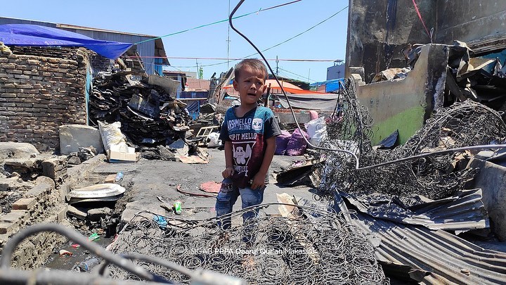 Tangis Reza, Bocah yang Rumahnya Dilalap Api di Pasar Pannampu, Makassar