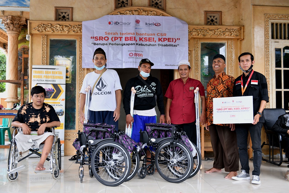 Kolaborasi Bursa Efek Indonesia dan PPPA Daarul Qur'an Adakan Alat Bantu bagi Penyandang Disabilitas