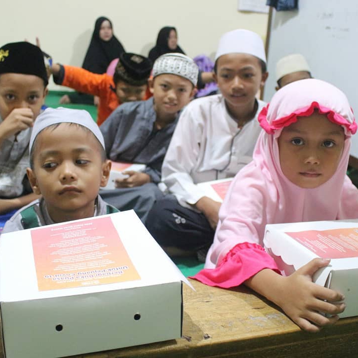 Bingkisan Ramadan Untuk Penghafal Al-Qur'an di Bandung