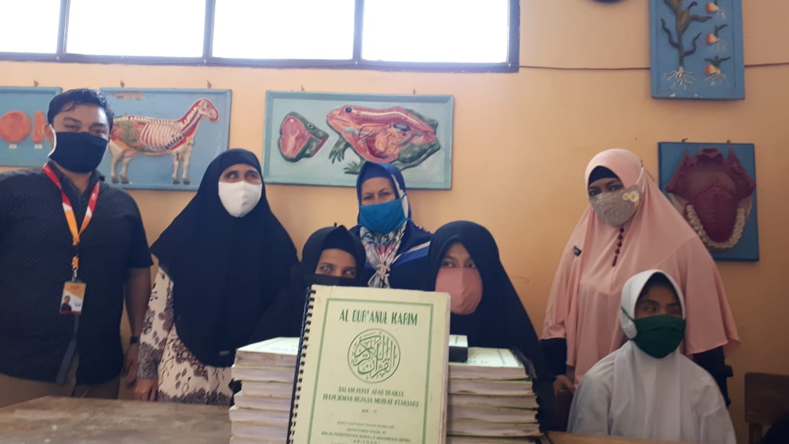 PPPA Daarul Qurâ€™an Cirebon Sinergi Bersama Komunitas EFOF Salurkan Al-Qur'an Braille