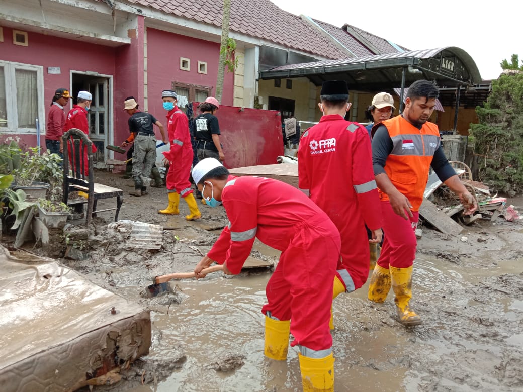 PPPA Daarul Qurâ€™an Medan Terjunkan Tim Sigab ke Lokasi Banjir di Deli Serdang