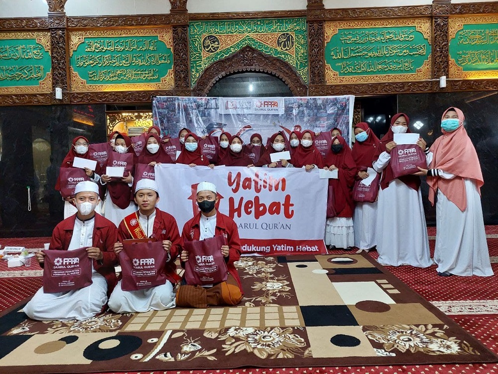 PPPA Daarul Qurâ€™an Medan Salurkan Bingkisan untuk Yatim