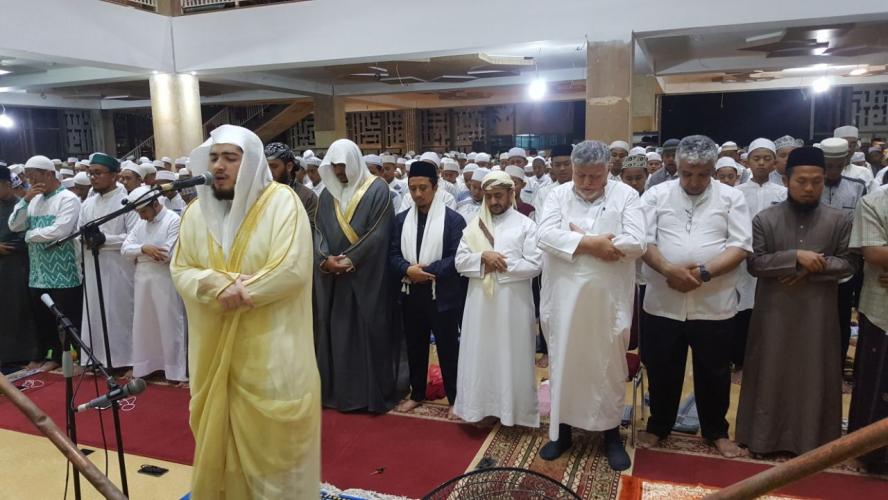 Mencari Berkah Ramadan Ala Syeikh Abdul Aziz