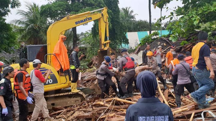 Duka Kembali Menyapa, Tsunami Terjang Selat Sunda