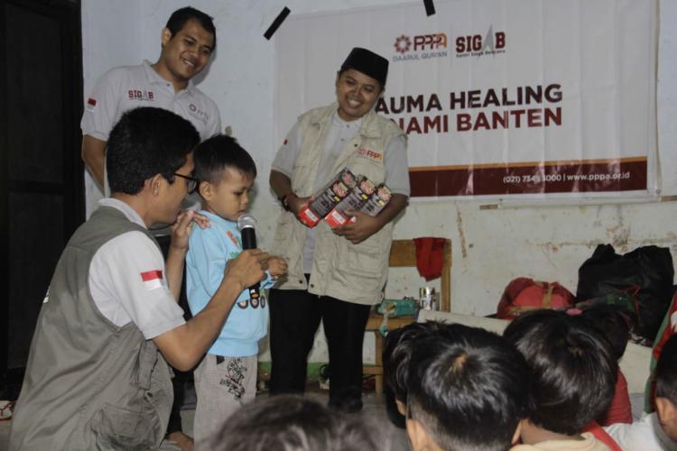 Trauma Healing Tsunami Banten Bersama Mobile Qur'an
